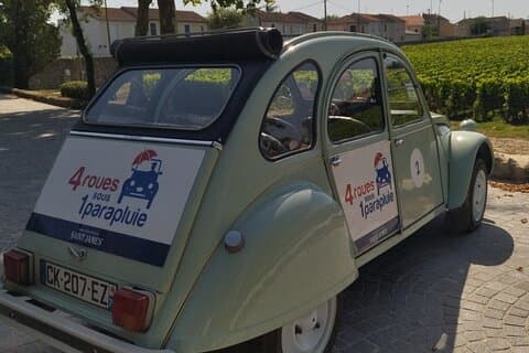 Bordeaux : Private city tour in a 2CV with wine testing - 3h