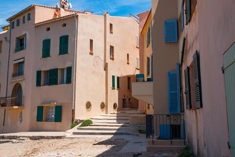 Discover Saint-Tropez: Panoramic Views, Old Town & Portside Life