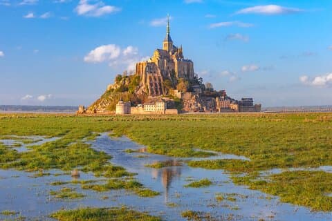 3 Day Private Normandy Loire Tour by Van From Coast to Castles