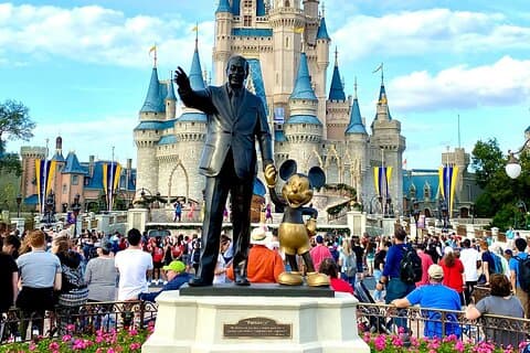 Private Round-Trip Transfer to Disneyland Paris