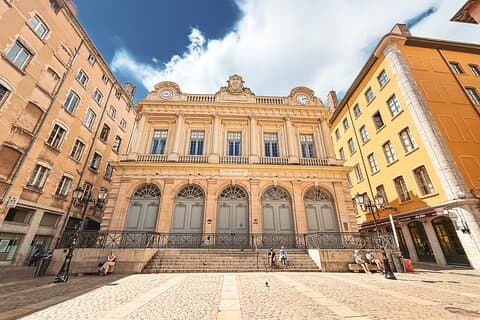 Walk from Old Lyon to the Peninsula with a Guide - French
