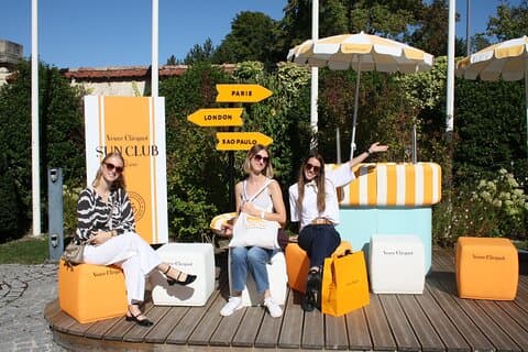Private tour: Full Day Veuve Clicquot to Reims or Epernay region