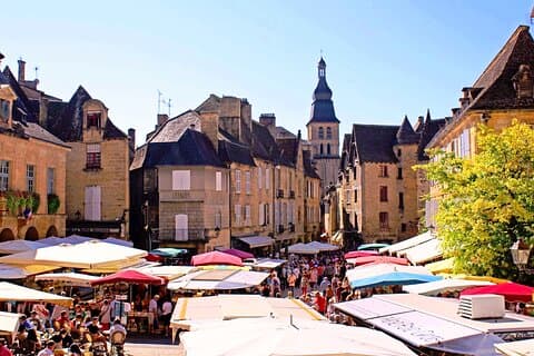 Private Walking Tour of SARLAT with Tastings by Exploreo24