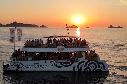 Sunset MUSIC LIVE in Catamaran in the Sanguinary Islands