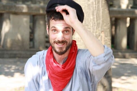 Montmartre: Theatre and Immersive Tour in French