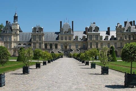 Fontainebleau & Barbizon Private Tour from Paris with Champagne