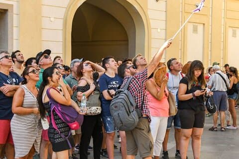 Nice Old Town and Castle Hill Walking Tour with Optional Lunch