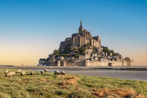 4 Days Normandy and Brittany Tour from Paris