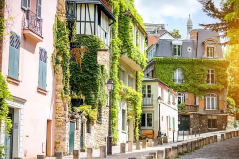 Private Montmartre With Wine Tasting Guided Experience