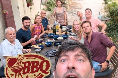 Convivial barbecue evenings under the Provençal sky