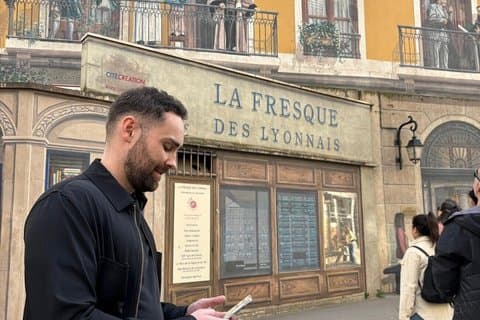 Lyon: Autonomous track game in downtown, Belle Epoque theme