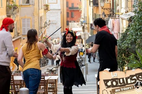 Treasure race in the Old Nice Photo Rally