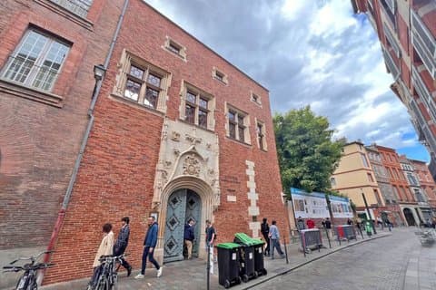 Toulouse: Private Walking Tour of Power, Religion & Trade