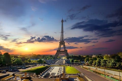 Eiffel Tower Access up to Summit by Stairs and Elevator