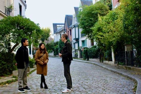 Explore Montmartre Walking Tour