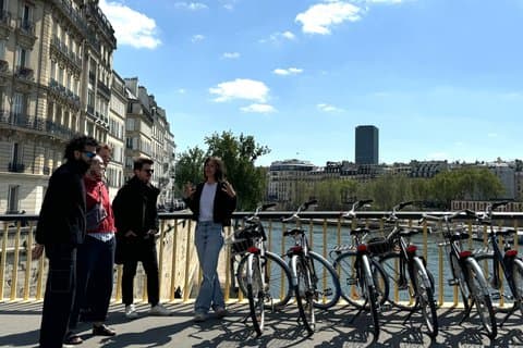 Dutch 3 Hour Bike Tour Hidden Gems of Paris with Local Guide