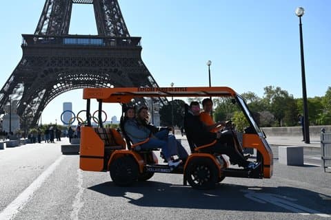 Paris Private Bike Bus Tour: Eiffel Tower, Louvre, Opéra