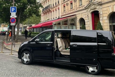Paris Premium Private Chauffeur at Disposal