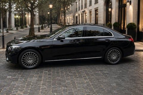 Paris City Center to Disneyland® Paris Premium Private Transfer