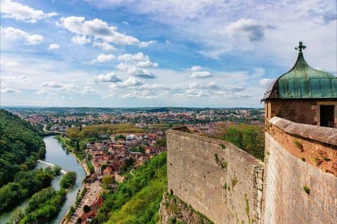 Hello Besançon: Private 2-Hour Intro City Walk with Local Guide