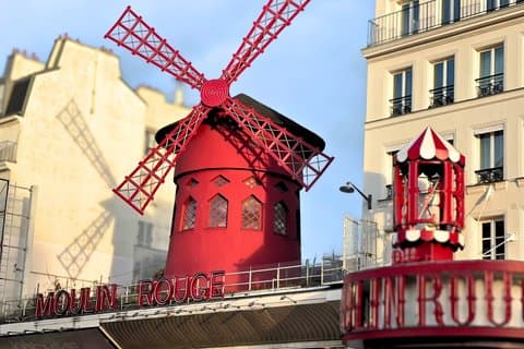 Montmartre Walking Tour With a Local