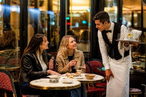 Paris at Night Tour with a Local Guide: Private & Personalized