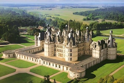 Private Chauffeur Service from Paris to Loire Valley Castles