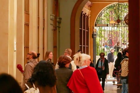 Secret Shopping and Hidden Passages Short Walking Tour
