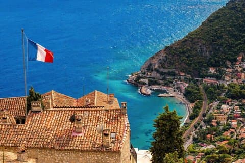 Hello Menton: Private 2-Hour Intro City Walk with Local Guide