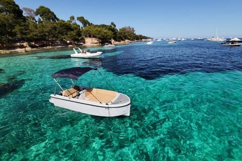 Boat trip without a license in the Esterel reserve