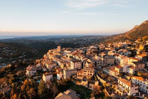 Convoy French Riviera drive your local Guide Car