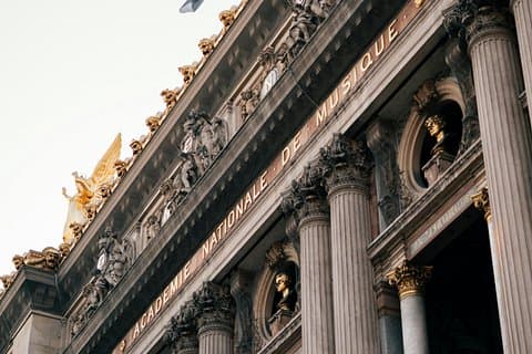 Heart of Paris: Sights and Bites Private Tour
