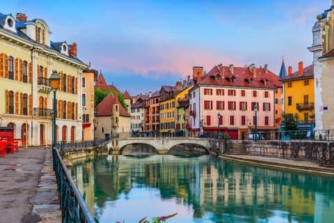 TOP Annecy : Private Guided Tour with your mobile