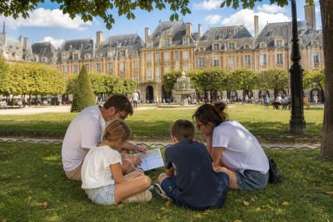 Marais Treasure Hunt & Discovery — Self-guided Paris Game