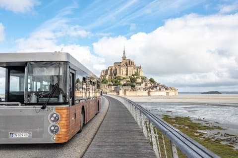 Mont Saint-Michel Local Guide and Lunch Included From Cherbourg