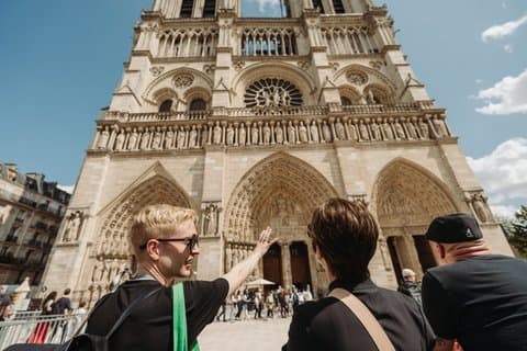 Paris Highlights Tour: Eiffel Tower, Notre Dame & Louvre Entry