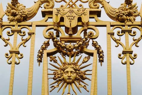 Versailles Palace and Gardens Guided Experience 10-Guests Max