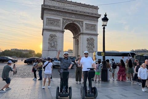 Paris Segway Tour with Ticket for Seine River Cruise