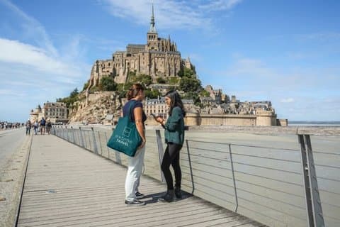 Mont Saint Michel Guided Day Trip with Hotel Pickup