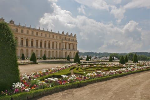 Entrance to the Palace of Versailles in Paris with Audio Guide APP