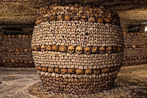 Paris Catacombs Small Group Guided Tour with Reserved Access