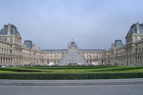 Guided tour of the Louvre Museum Discovery of masterpieces