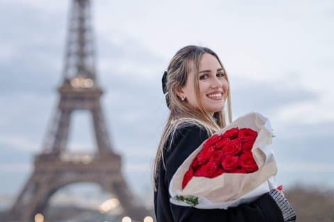 Private Professional Photoshoot in Paris at Eiffel Tower