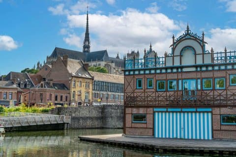 Hello Amiens: Private 2-Hour Intro City Walk with Local Guide