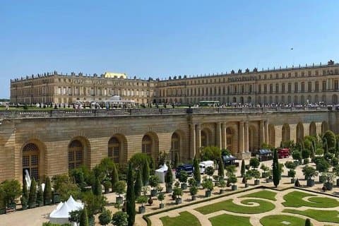 Versailles Private Driver Transport Round Trip from Paris Hotel