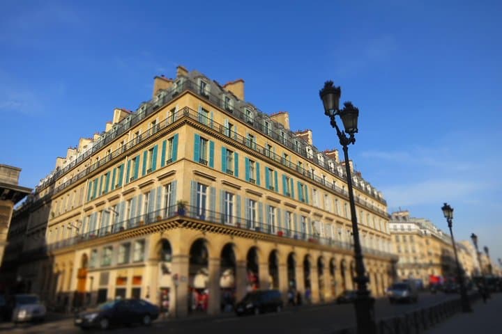 Dive into Paris right-bank spirit!