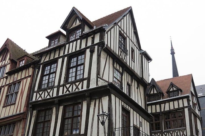 Discover Half-timber houses in Rouen from the 14th century!