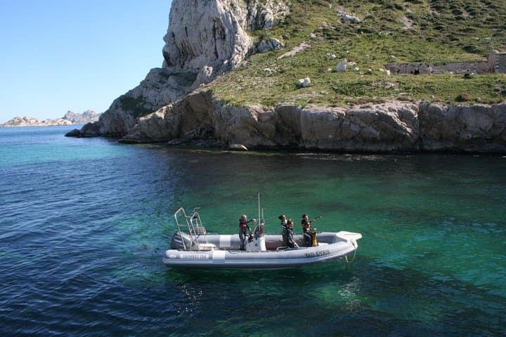 Private 3-Hour Snorkeling Tour near Monte Cristo from Marseille with Guide