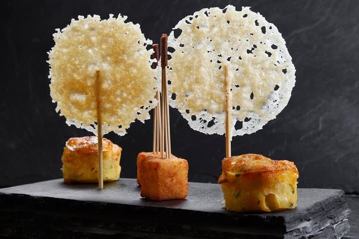 Gastronomic lunch paired with wines and champagnes