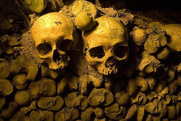 Skip-the-Line: Paris Catacombs Tour with VIP Access to Restricted Areas